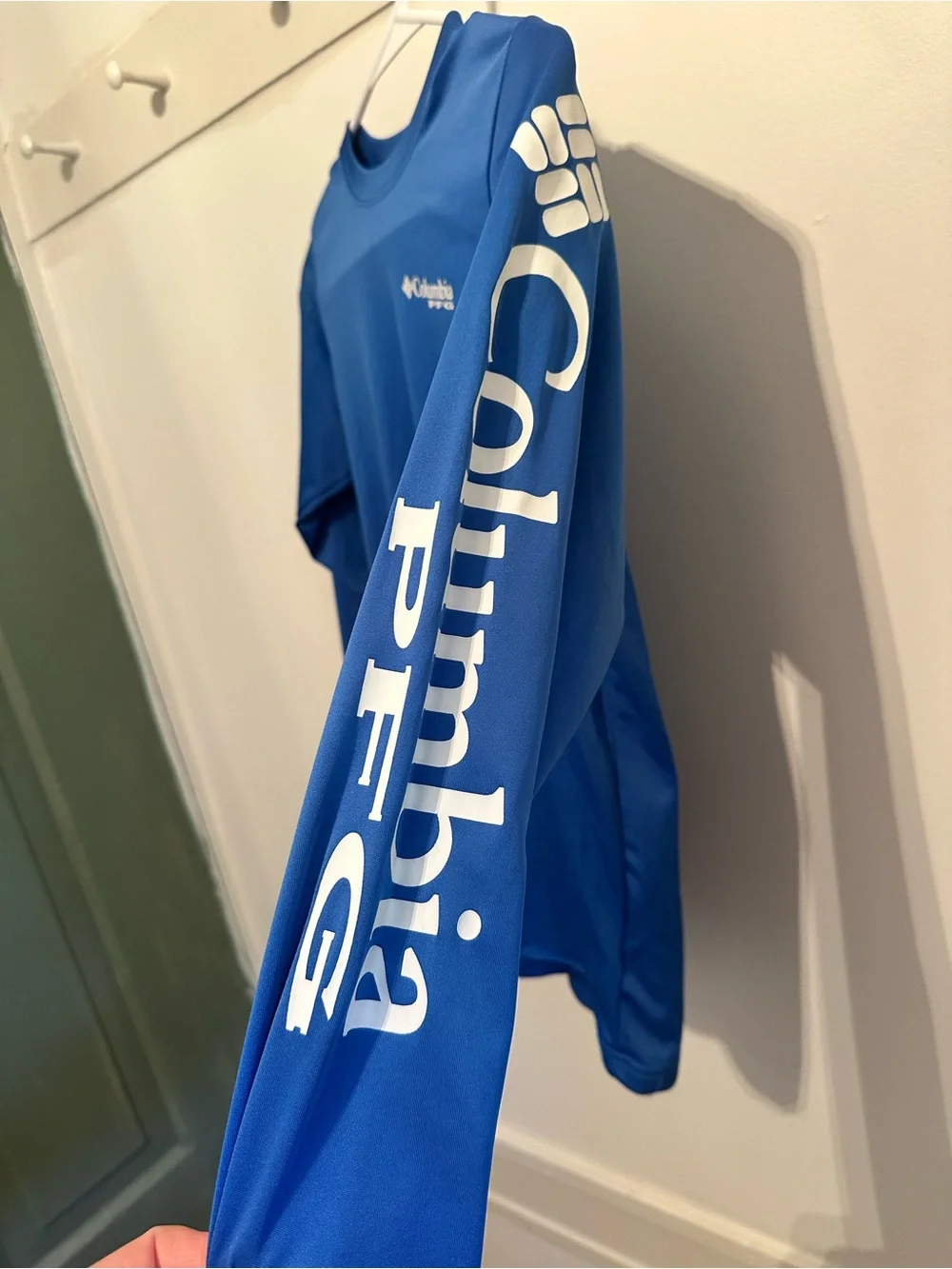 Columbia Boy’s Long Sleeve Performance Tee/swim shirt - Royal Blue size 10